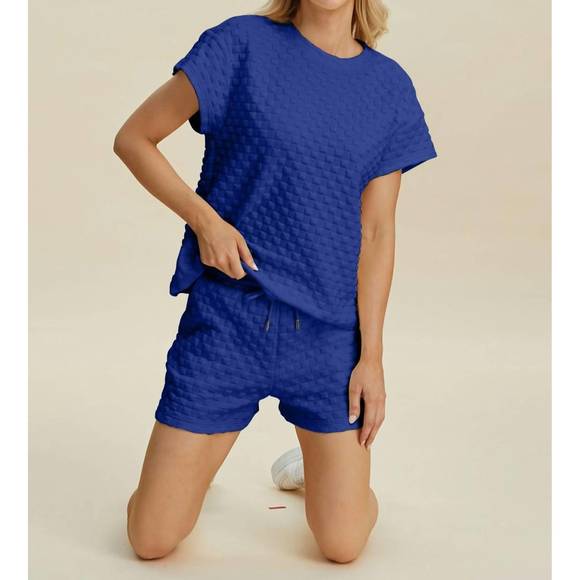 NEW DOUBLE TAKE sleek texture t-shirt and shorts set in royal blue - Picture 4 of 5